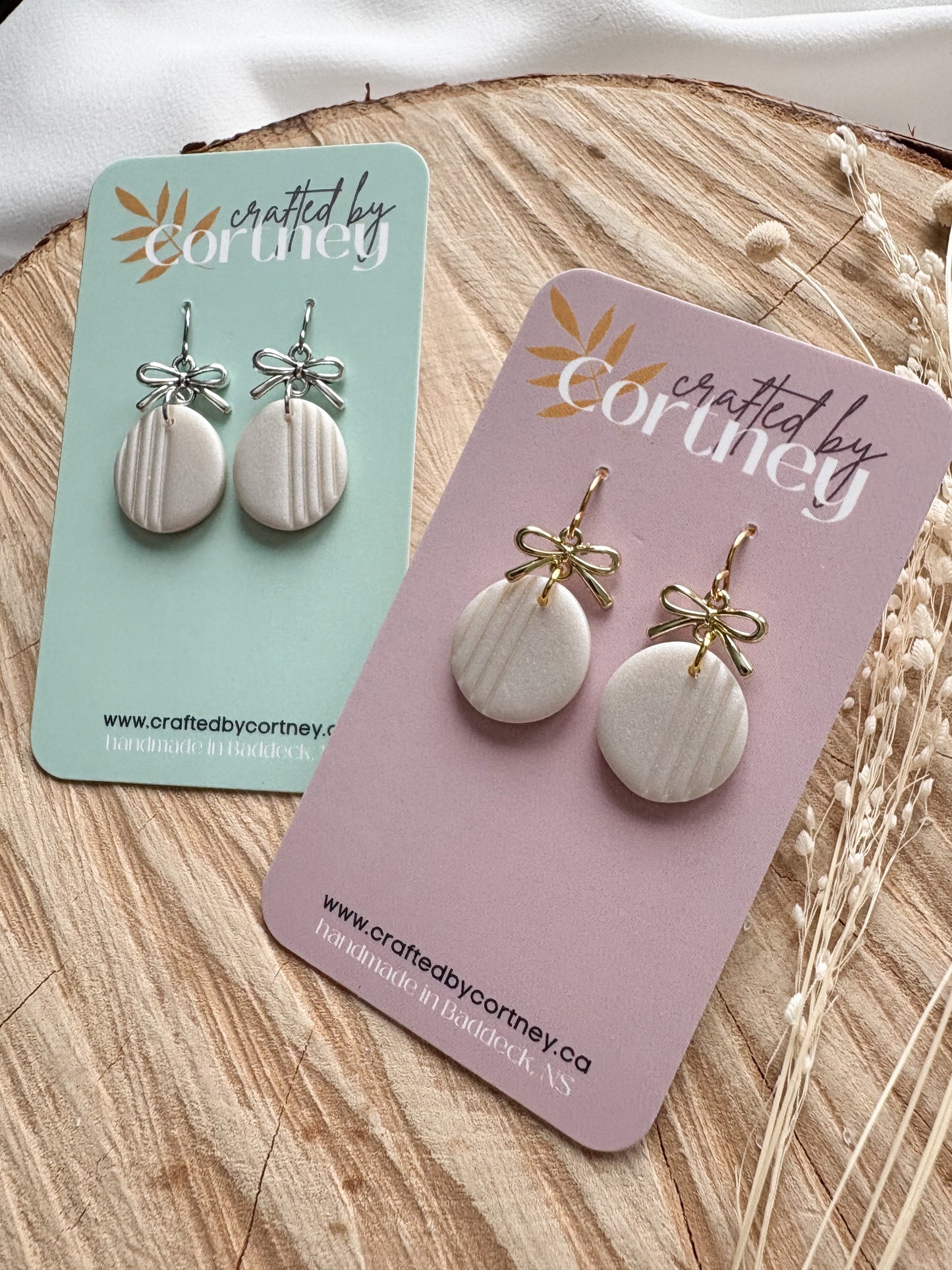 Textured drops w/bow - Pearl