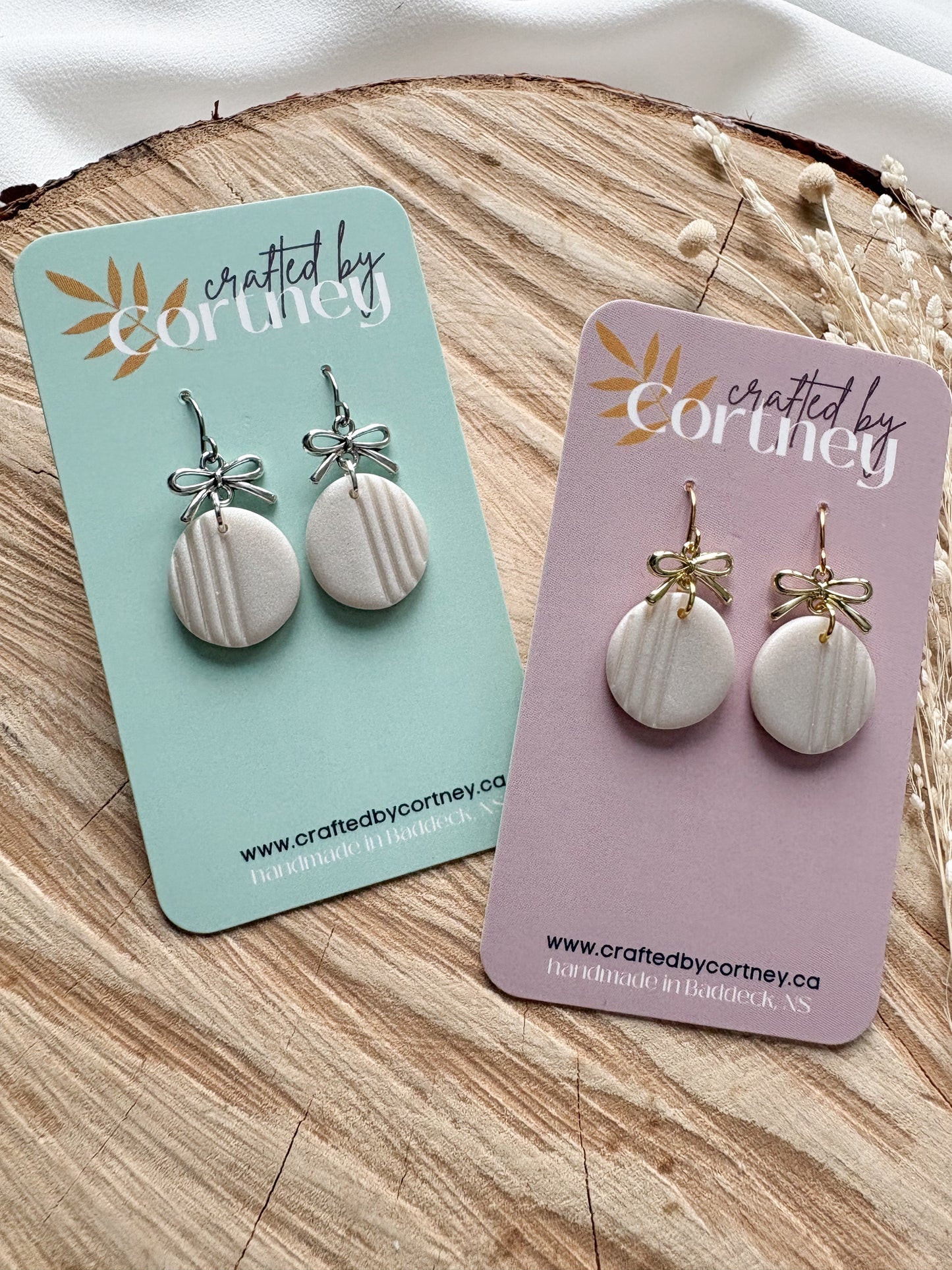 Textured drops w/bow - Pearl