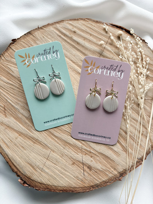 Textured drops w/bow - Pearl